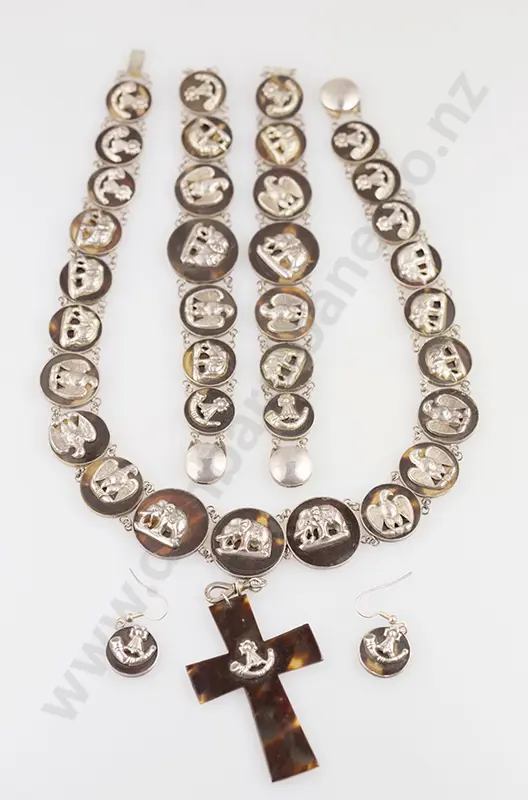 Victorian Anglo-Indian Tortoise Shell & Silver Suite Image 1++