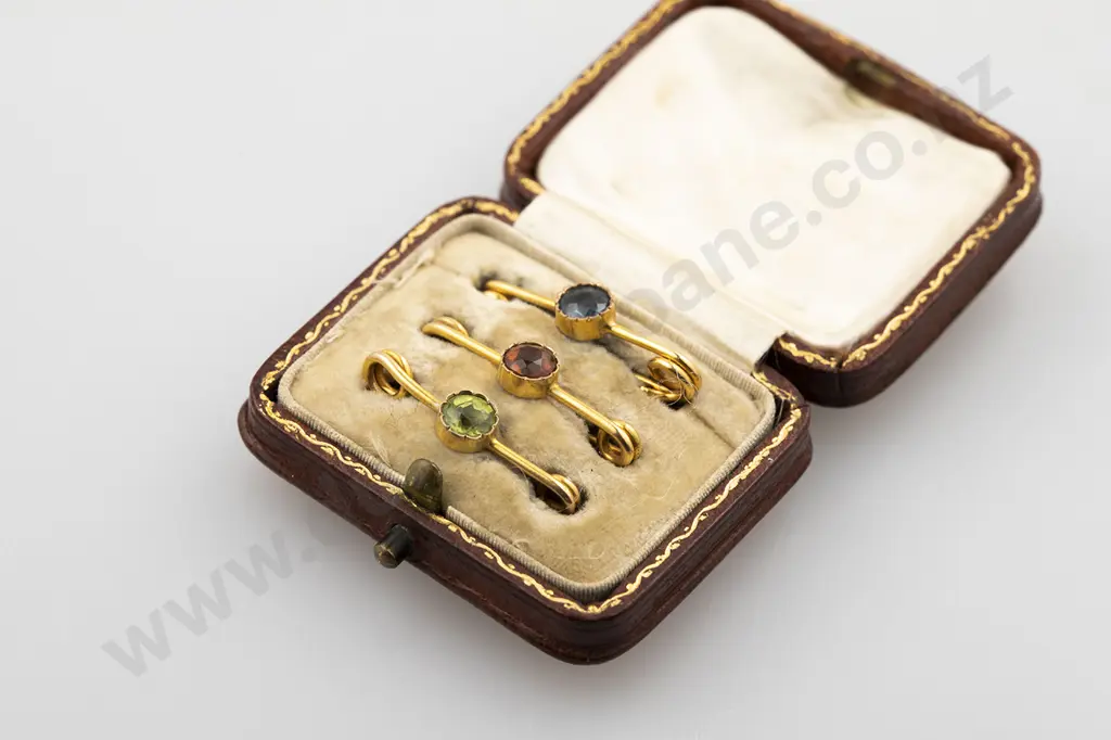Victorian Set Three 9ct Gem Set Collar Pins Image 1++
