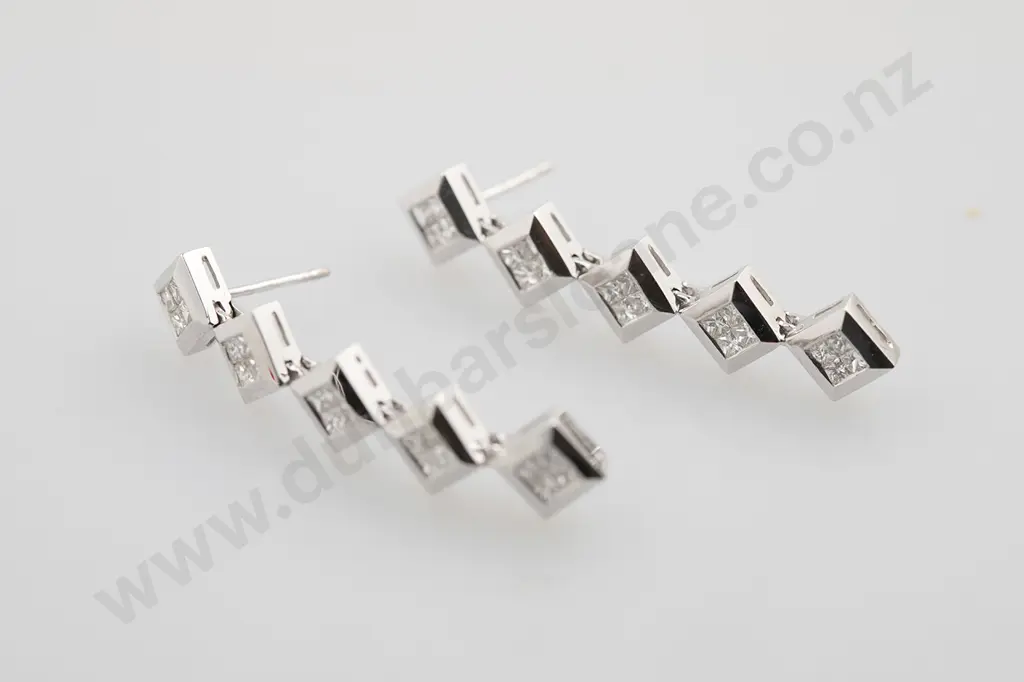 Pair 18ct White Gold Diamond Pendant Drop Earrings Image 1++
