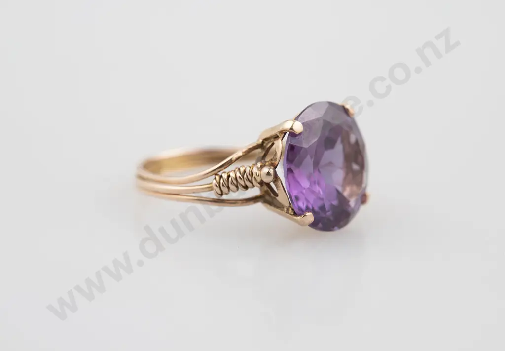 9ct Single Imitation Alexandrite Dress Ring Image 1++