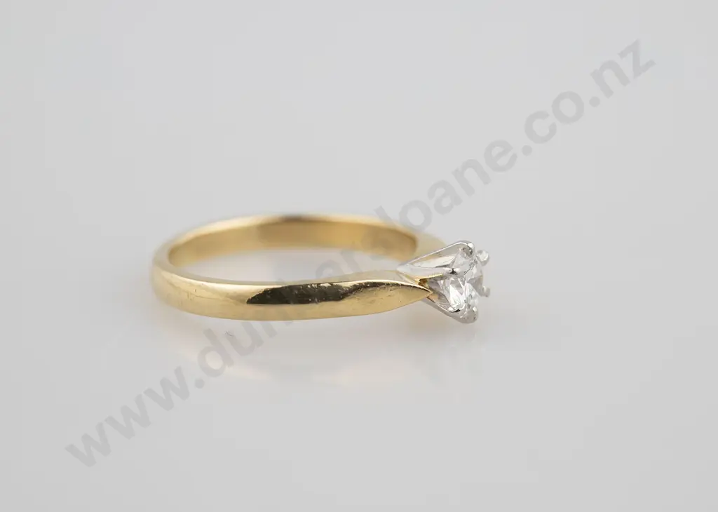 18ct & Platinum Solitaire Diamond Ring Image 1++