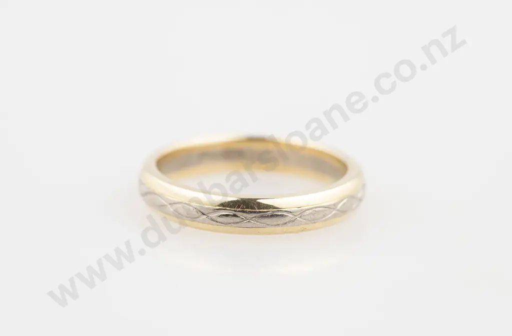 18ct Wedding Band Image 1++