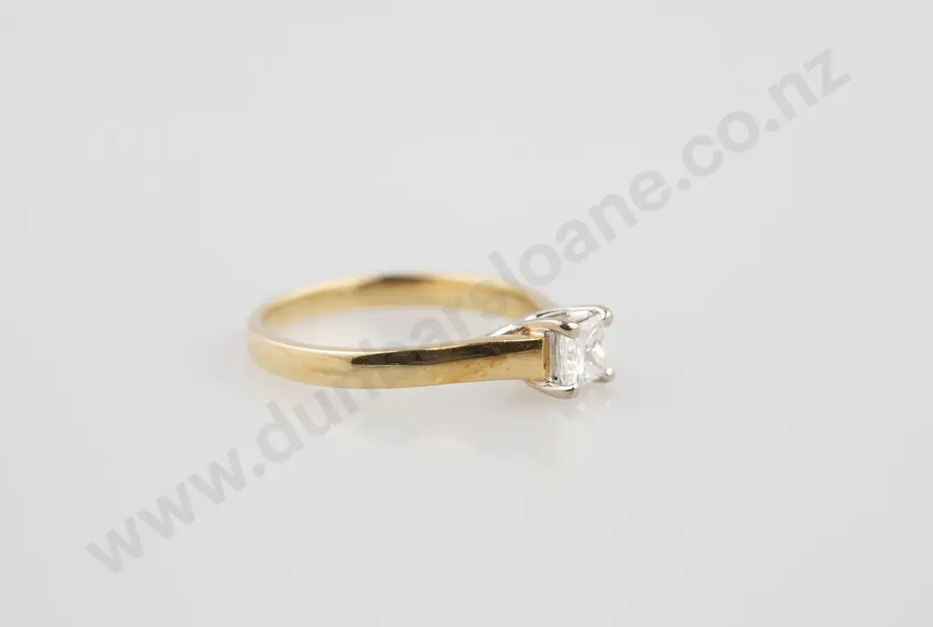 18ct Solitaire Diamond Ring Image 1++