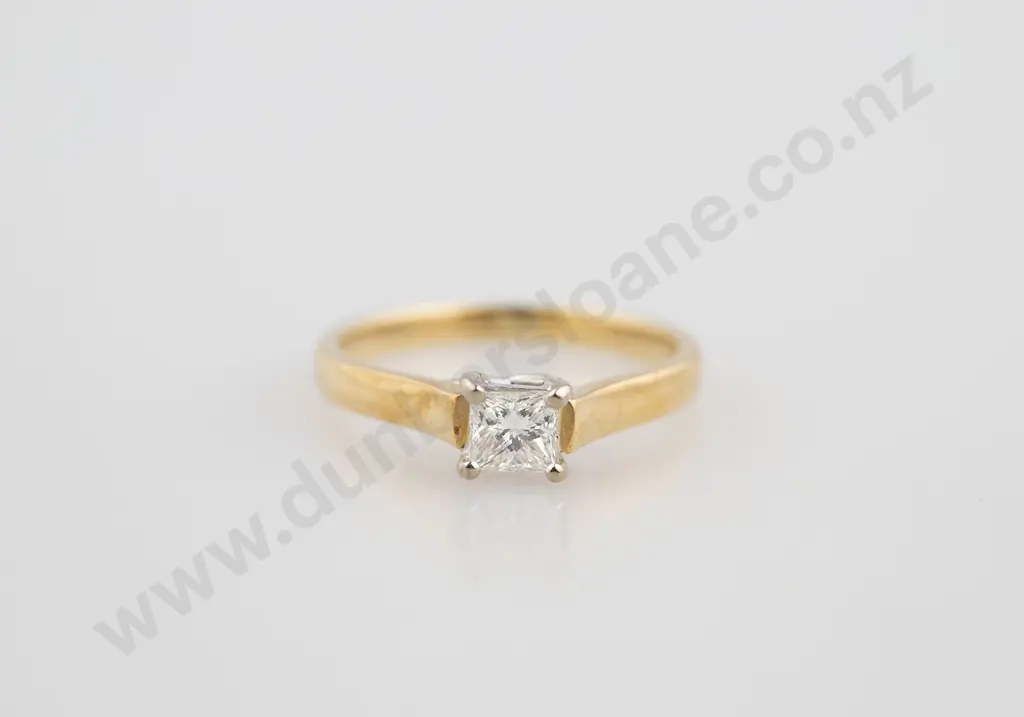 18ct Solitaire Diamond Ring Image 1++