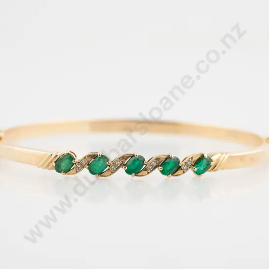18ct Single Synthetic Emerald Ring