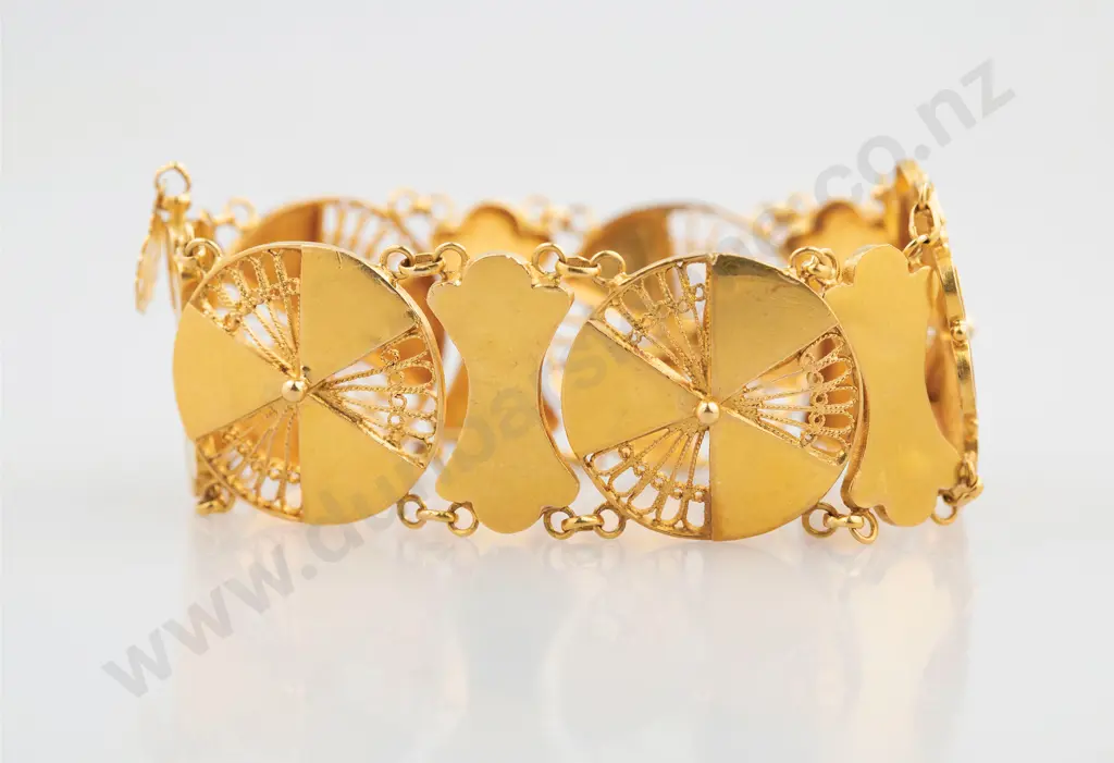 18ct Fancy Bracelet Image 1++