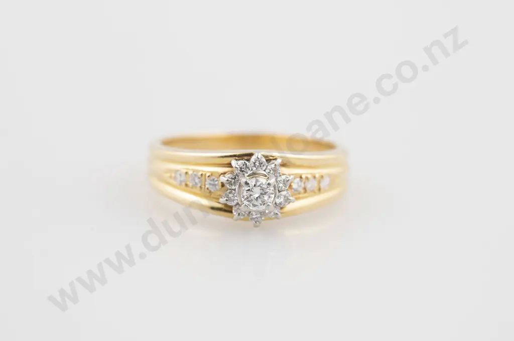 18ct 17stone Diamond Floret Cluster Ring Image 1++