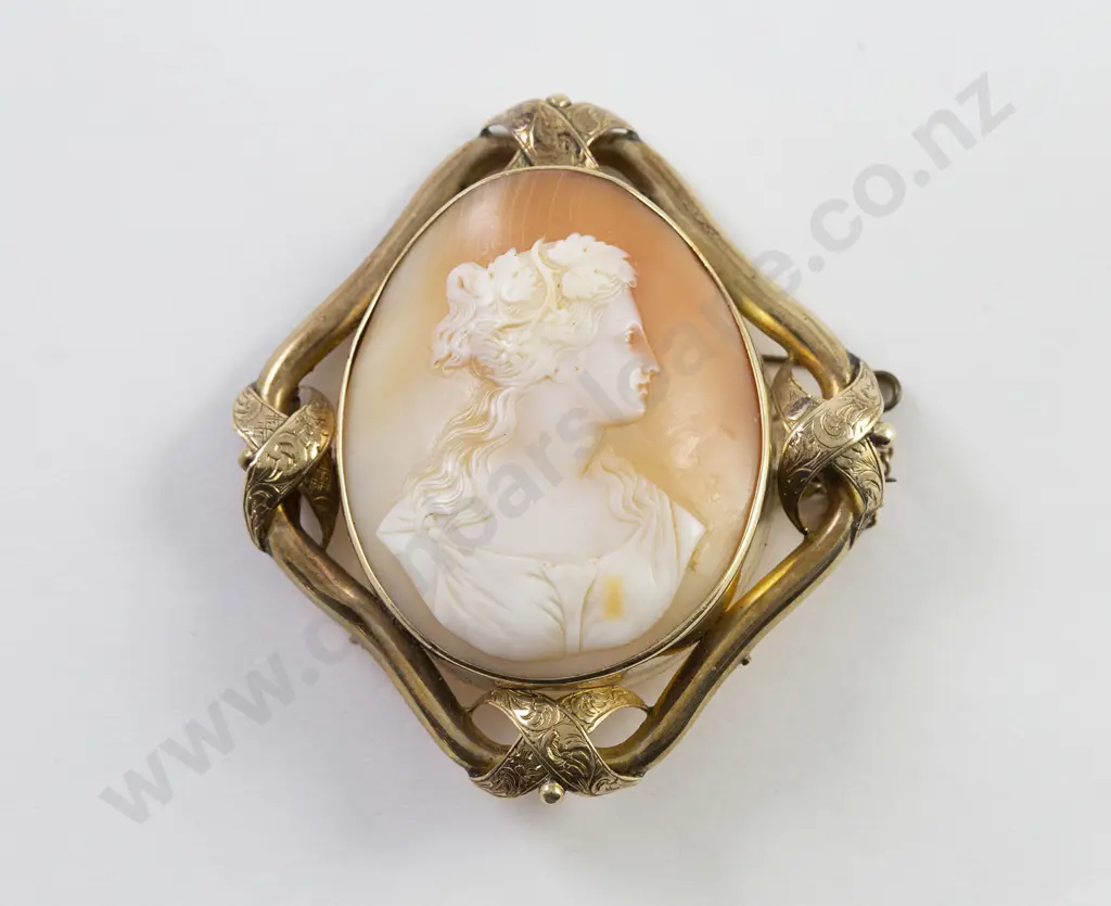 Victorian 9ct Framed Classical Portrait Cameo Brooch Image 1++