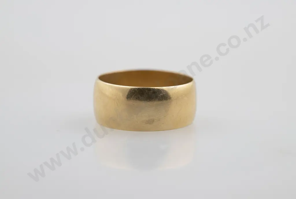 18ct Wide Plain Wedding Band Image 1++