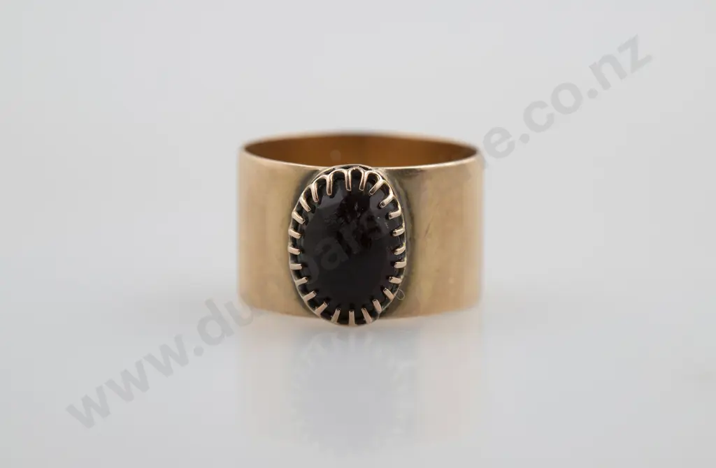 Early C20th 15ct Single Amethyst Ring Image 1++