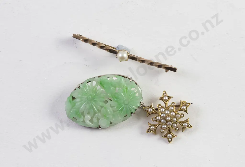 Victorian 15ct Half Pearl Star Burst Brooch Image 1++