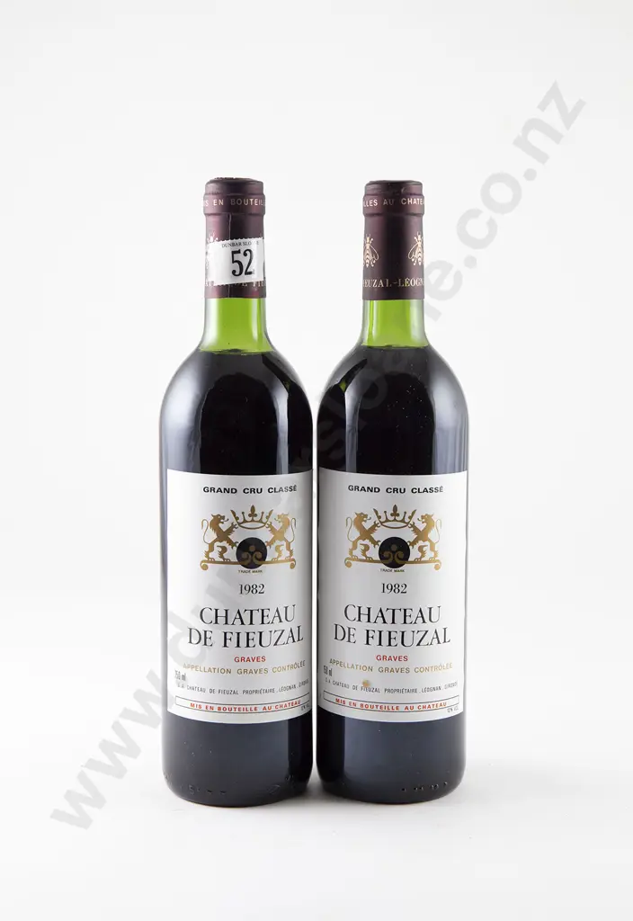 2 bottles Chateau de Fieuzal Graves Grand Cru Vintage 1982 Image 1++
