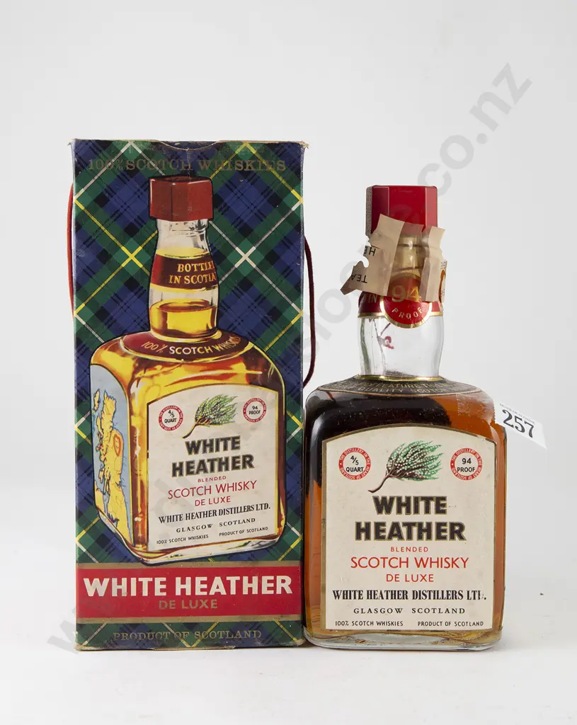 1 bottle C1960's White Heather Blended Scotch Whisky De Luxe Image 1++