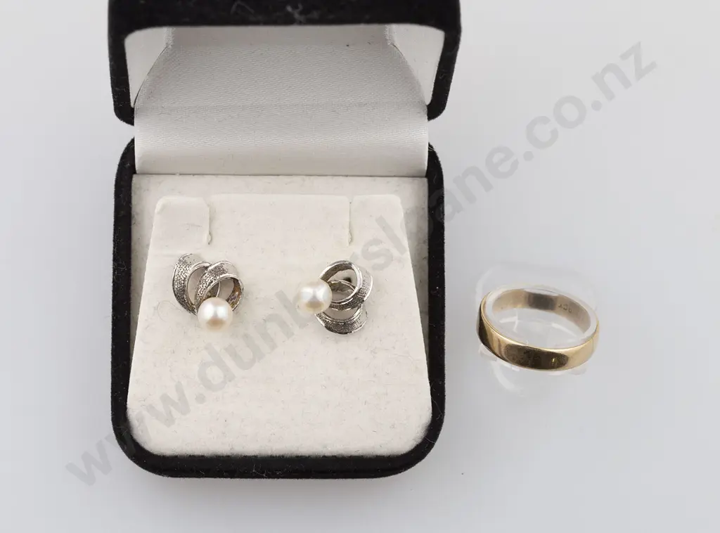 9ct Plain Wedding Band Image 1++
