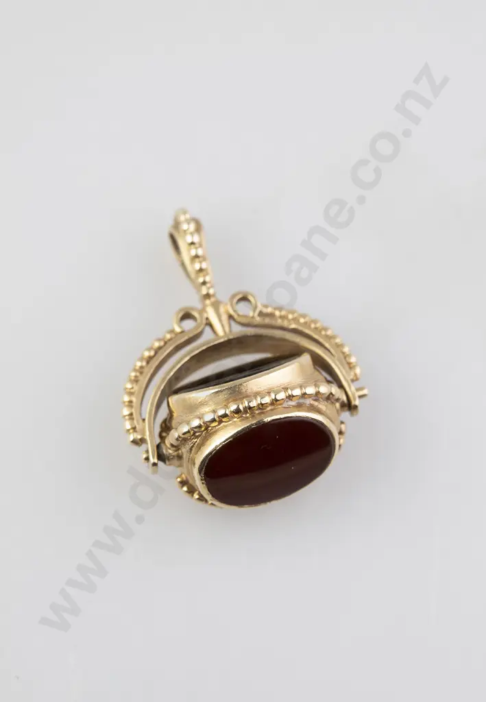 9ct Mounted Swivel Fob Image 1++