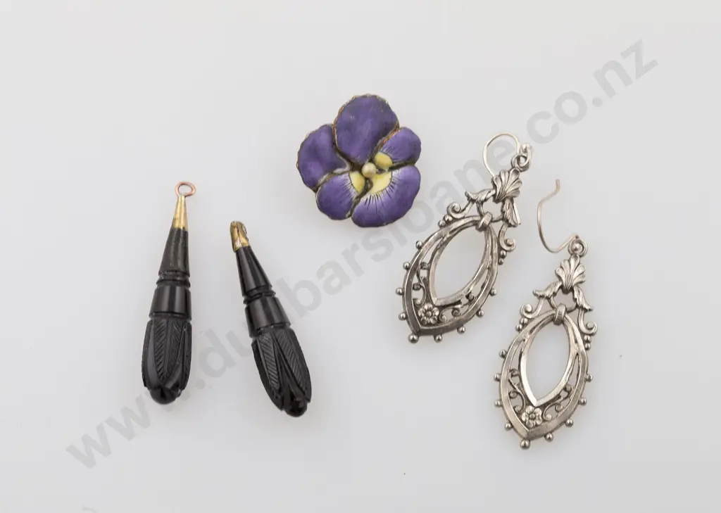 Pair Victorian Jet Pendant Earrings Image 1++
