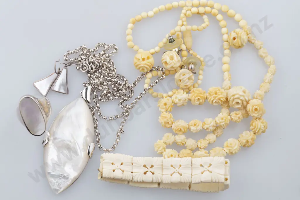 Vintage Carved Bone Jewellery Image 1++