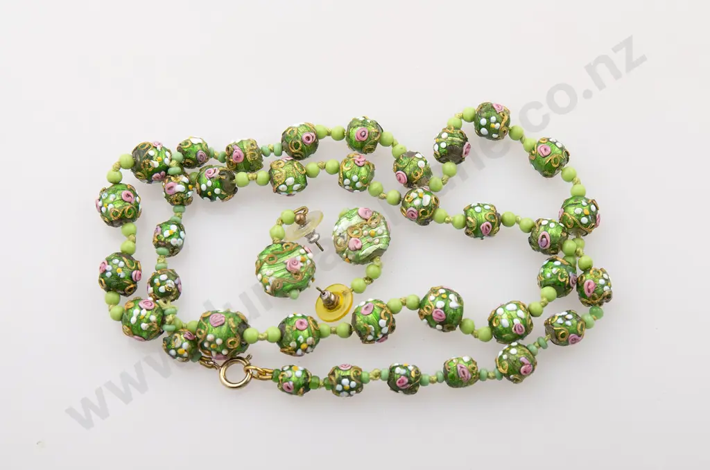 Vintage Venetian Wedding Cake Bead Necklace Image 1++
