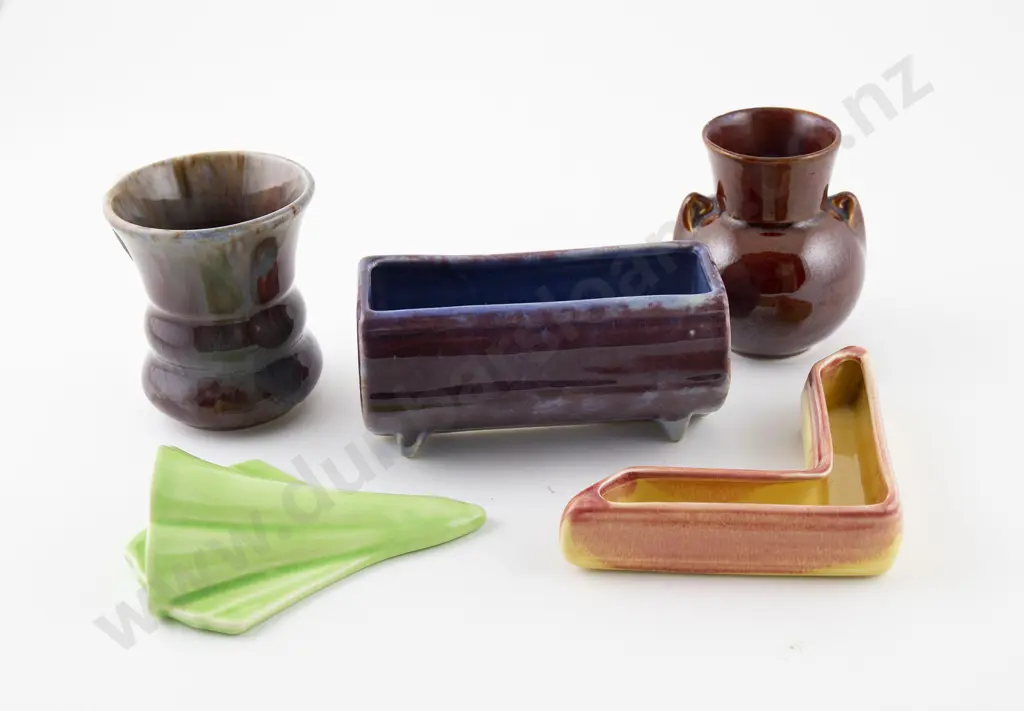 Five Early Crown Lynn Posey Pots Image 1++