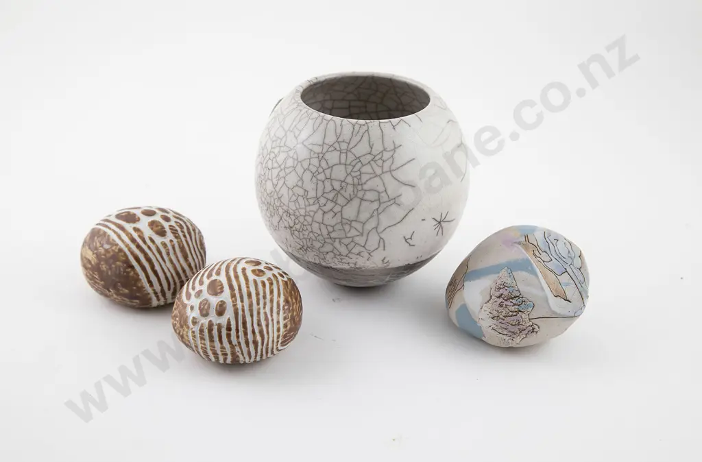 Catherine Anselmi Vase & three other orbs (4) Image 1++