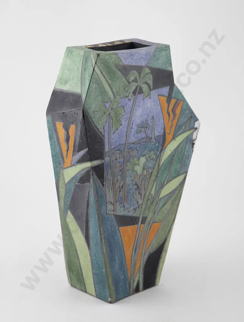 Lynda Harris Geometric Vase Image 1++