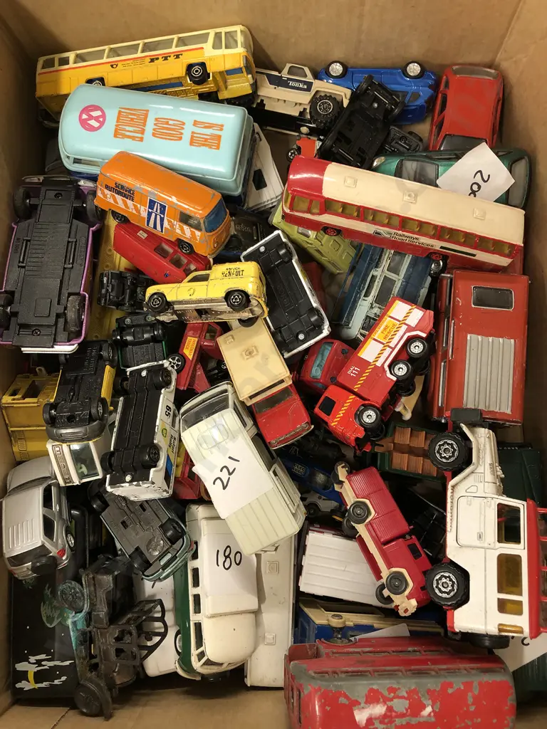 Box Qty of Assorted Loose Model Cars Image 1++