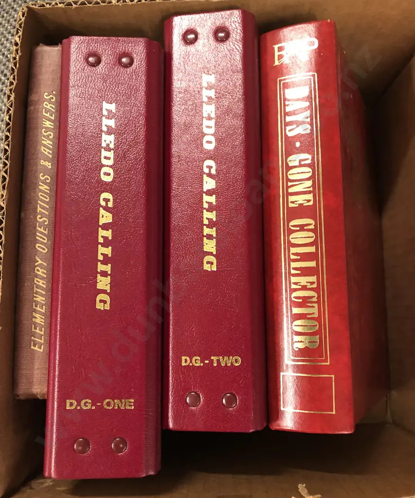 Four Toy Reference Volumes Including Lledo Calling Image 1++