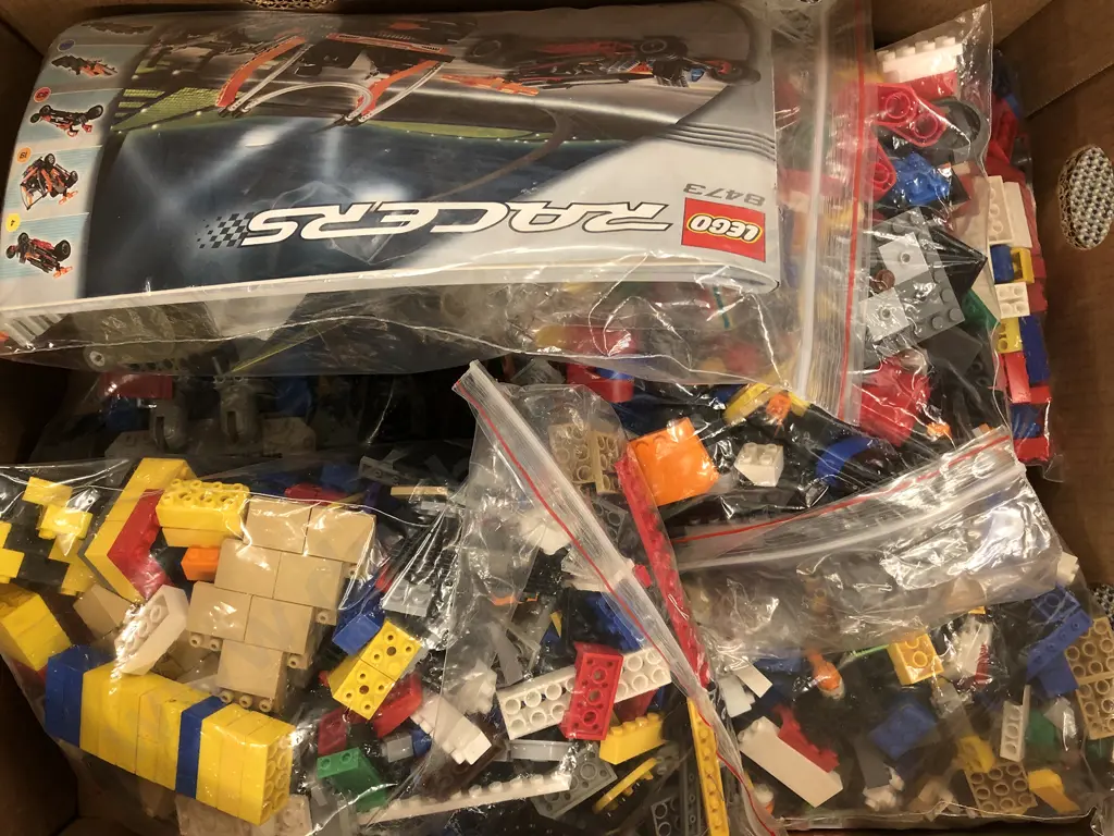 Qty of Assorted Lego Image 1++