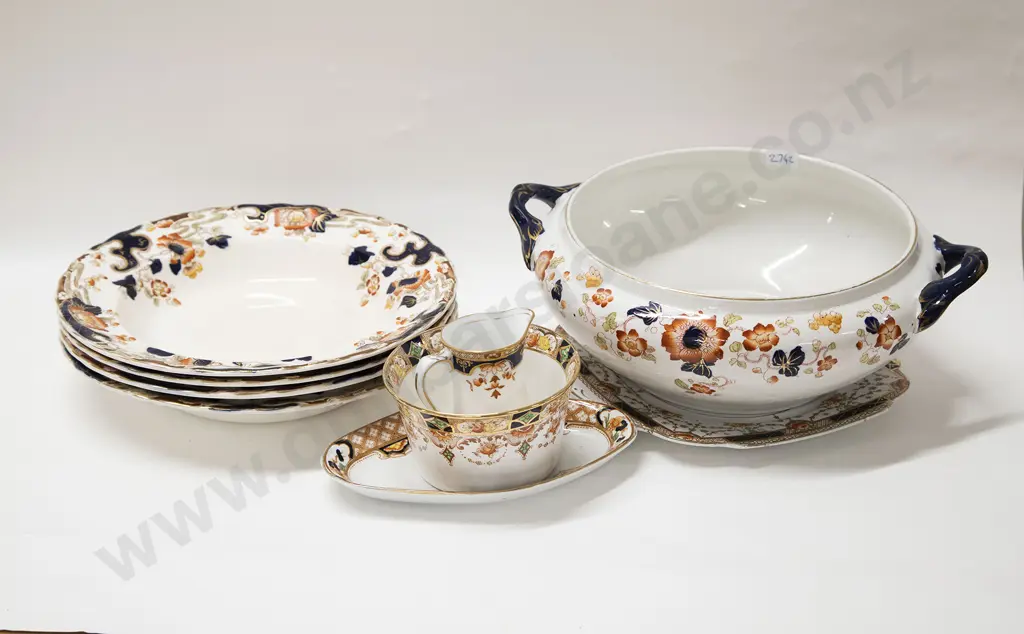 Quantity Late Victorian Dinner China including Losol Ware Image 1++