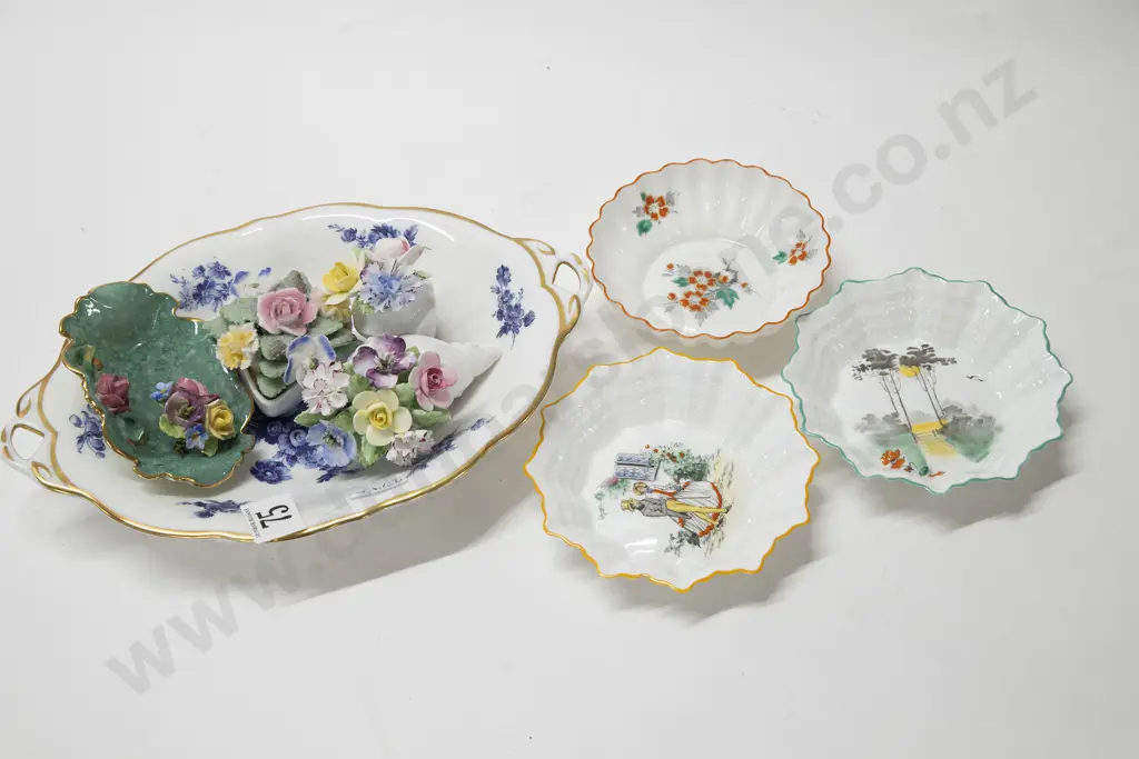 Selection of RD and Other Flower Baskets incl Brooch Image 1++