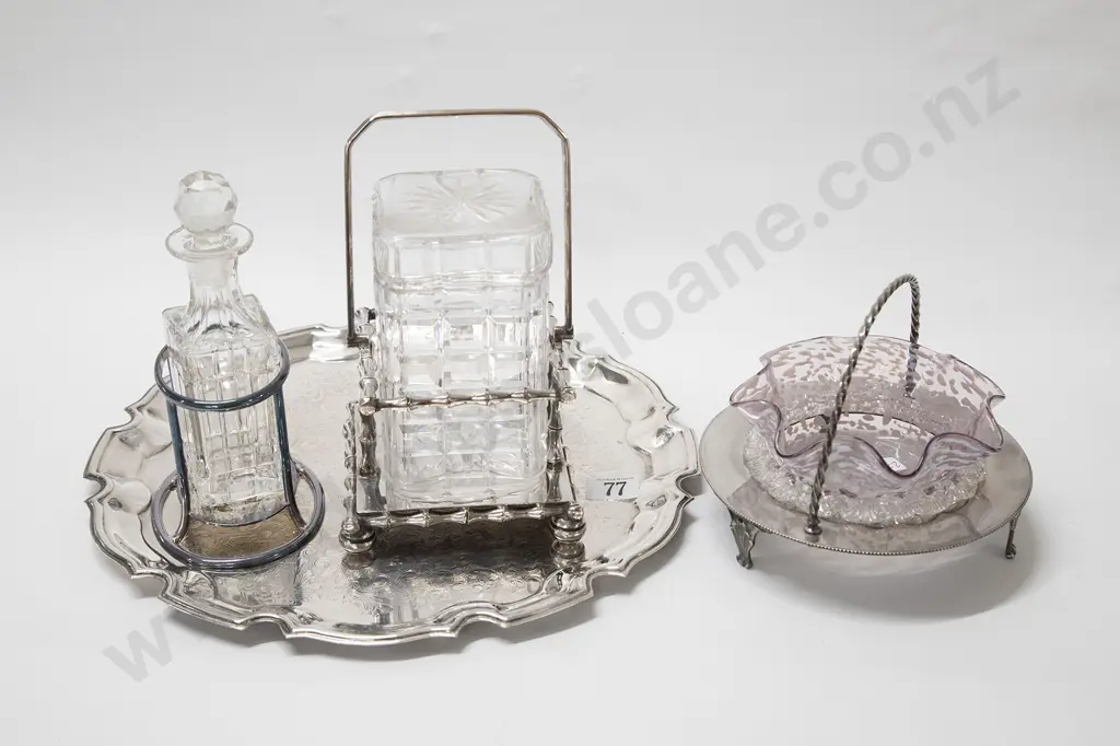 Assorted Condiments on S/P Tray Image 1++