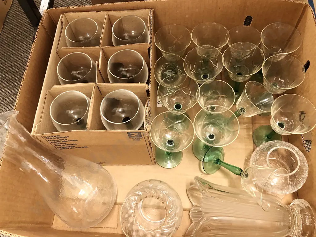Box of Assorted Glassware Image 1++