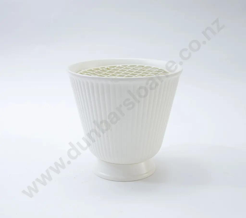 Wedgwood Vase Image 1++