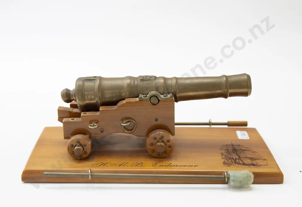 Small Brass Cannon Image 1++