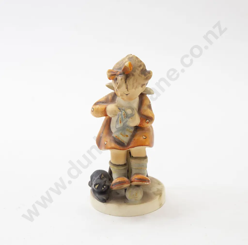 Hummel Figure of a Girl and Cat Image 1++