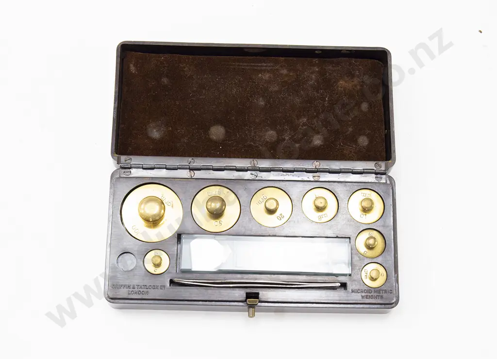 Griffin and Tatlock Microid Metric Weights in Box Image 1++