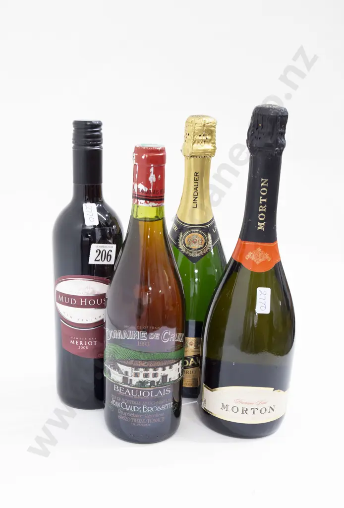 Four Assorted Bottles of Wine Including Lindauer and Mudhouse Image 1++