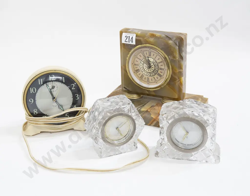 Marble Mantle Clock With Two Crystal Clocks and Other Image 1++