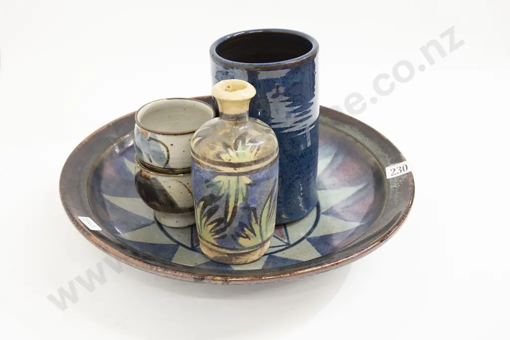 Jill Totty Wall Hanging Plate Together with Two Vases and Two Unomi Image 1++