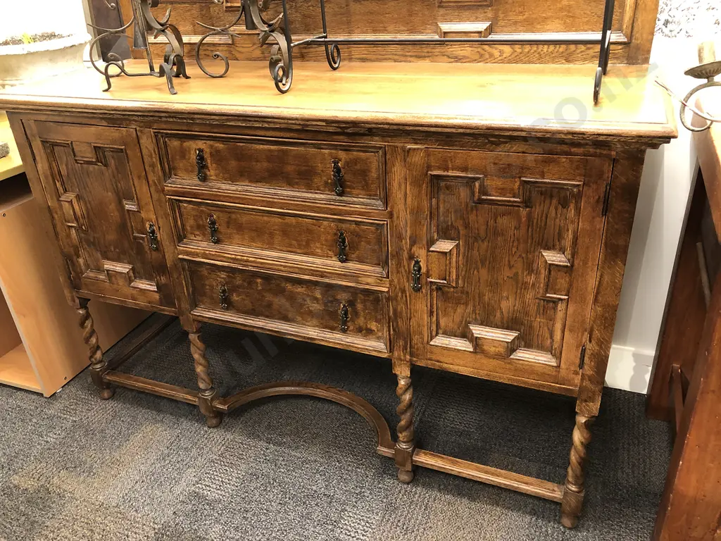 Chas II Style Oak Sideboard with Barley Twist Supports Image 1++