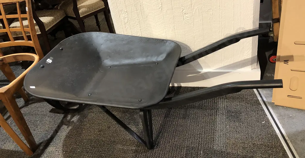 Wheelbarrow Image 1++