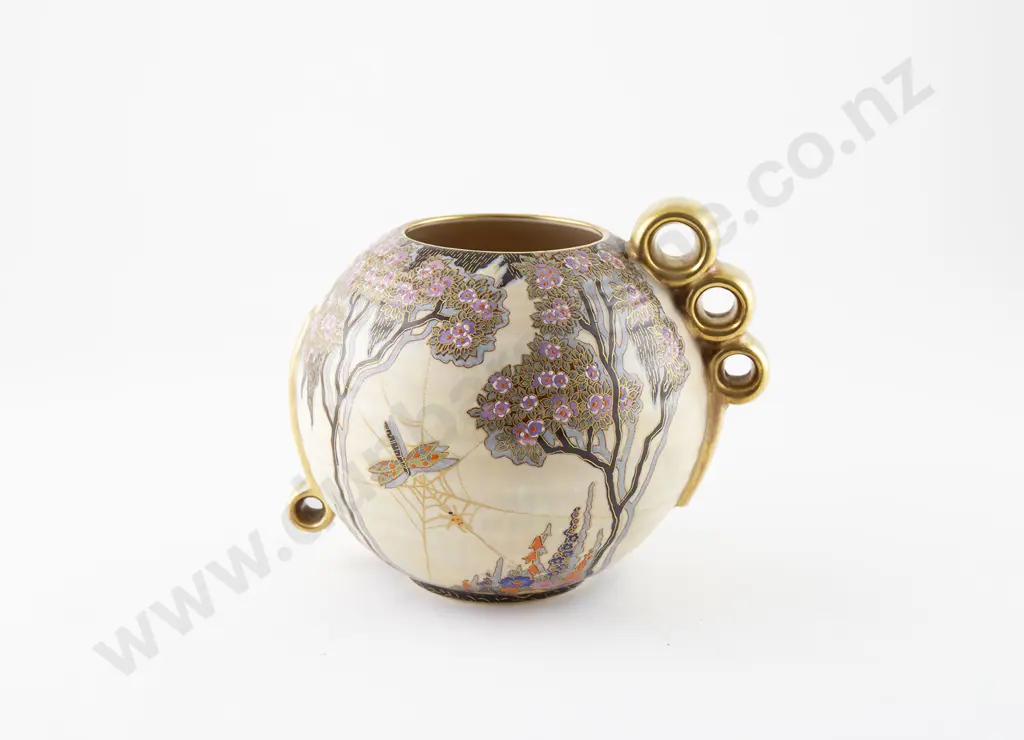 Rare Crown Devon M192 Spiders Web & Dragonfly Pattern Vase Image 1++