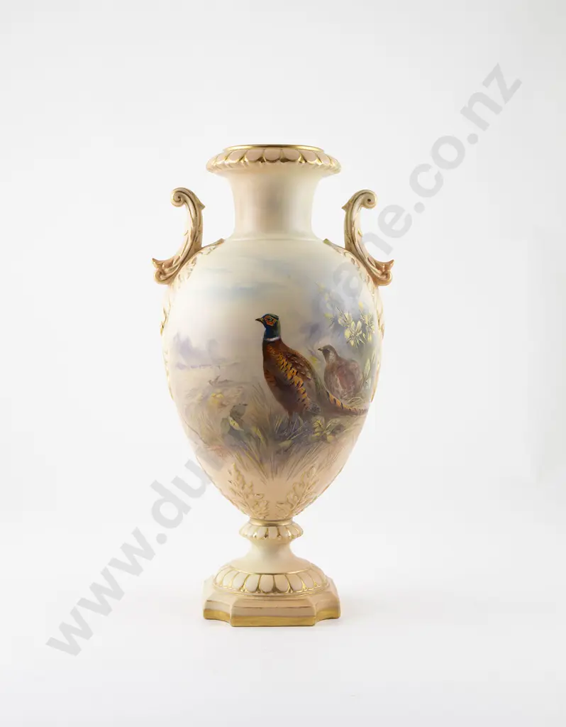 Grainger Royal Worcester Urn Image 1++