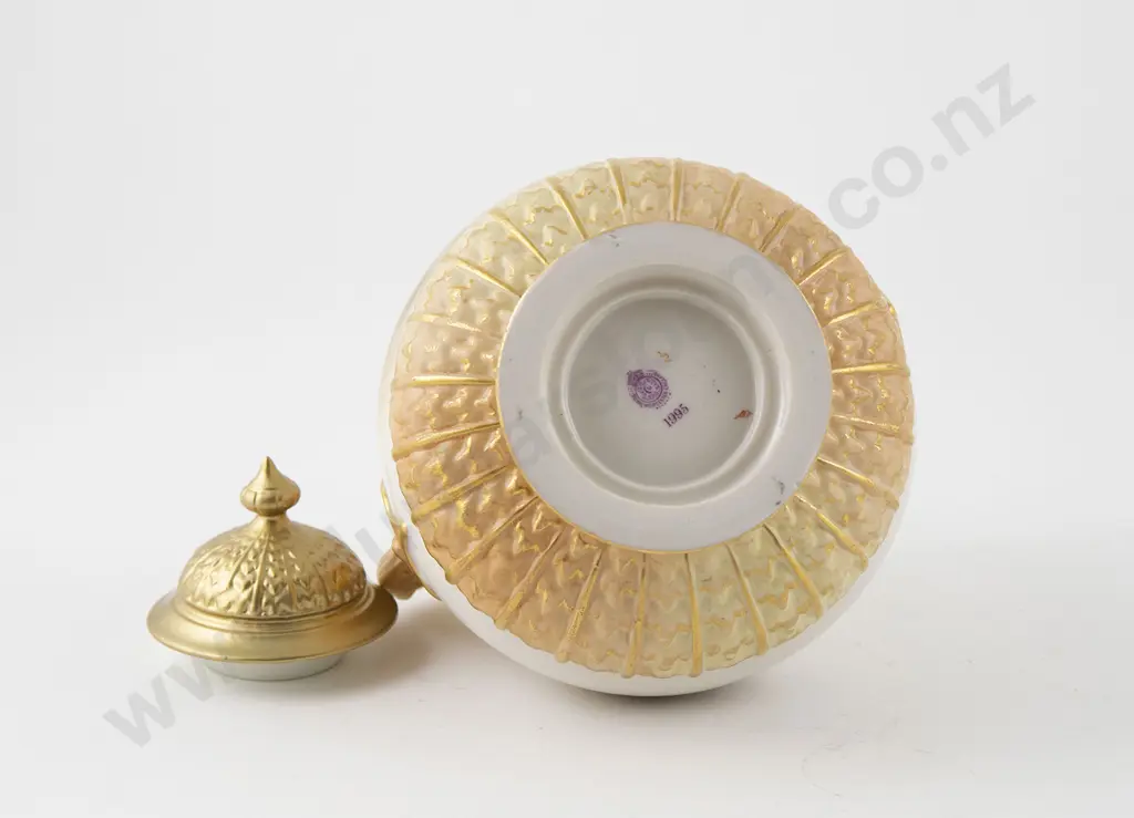 Royal Worcester Pot Pourri Jar and Cover Image 1++