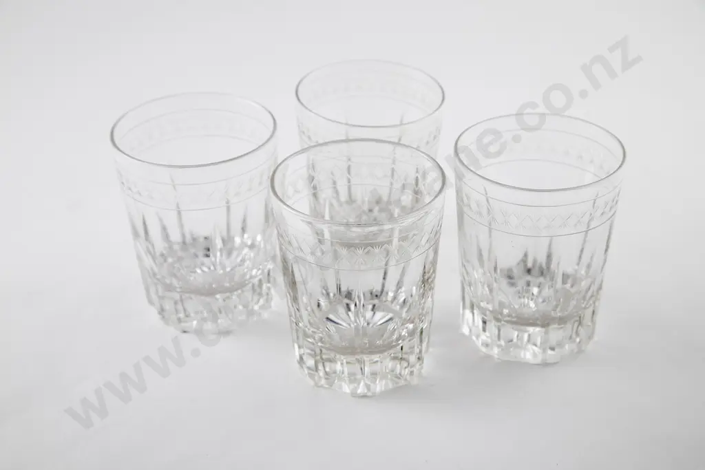 Set Four Elegant Glass Whisky Tumblers Image 1++