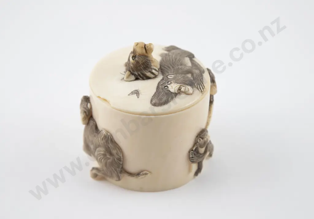 Japanese Ivory Lidded Cylindrical Box Image 1++