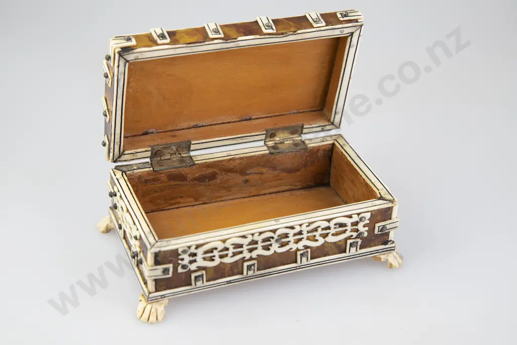 Anglo Indian Tortoiseshell & Bone Jewellery Box Image 1++