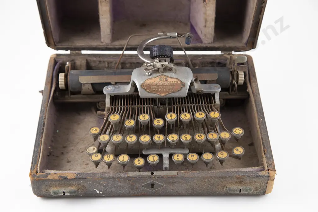 RareBlickensderfer No 6 Vintage Typewriter Image 1++