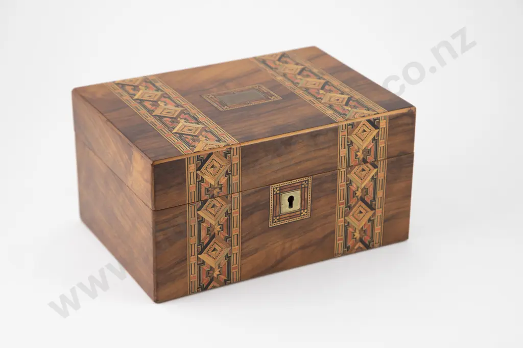 Victorian Walnut & Parquetry Banded Jewellery Box Image 1++