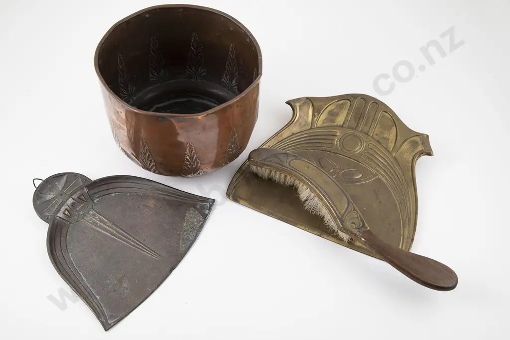 Art Nouveau Copper Jardiniere By Joseph Sankey & Sons Image 1++
